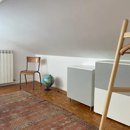 Cozy In A Townhouse With Garden Habitación en casa particular *